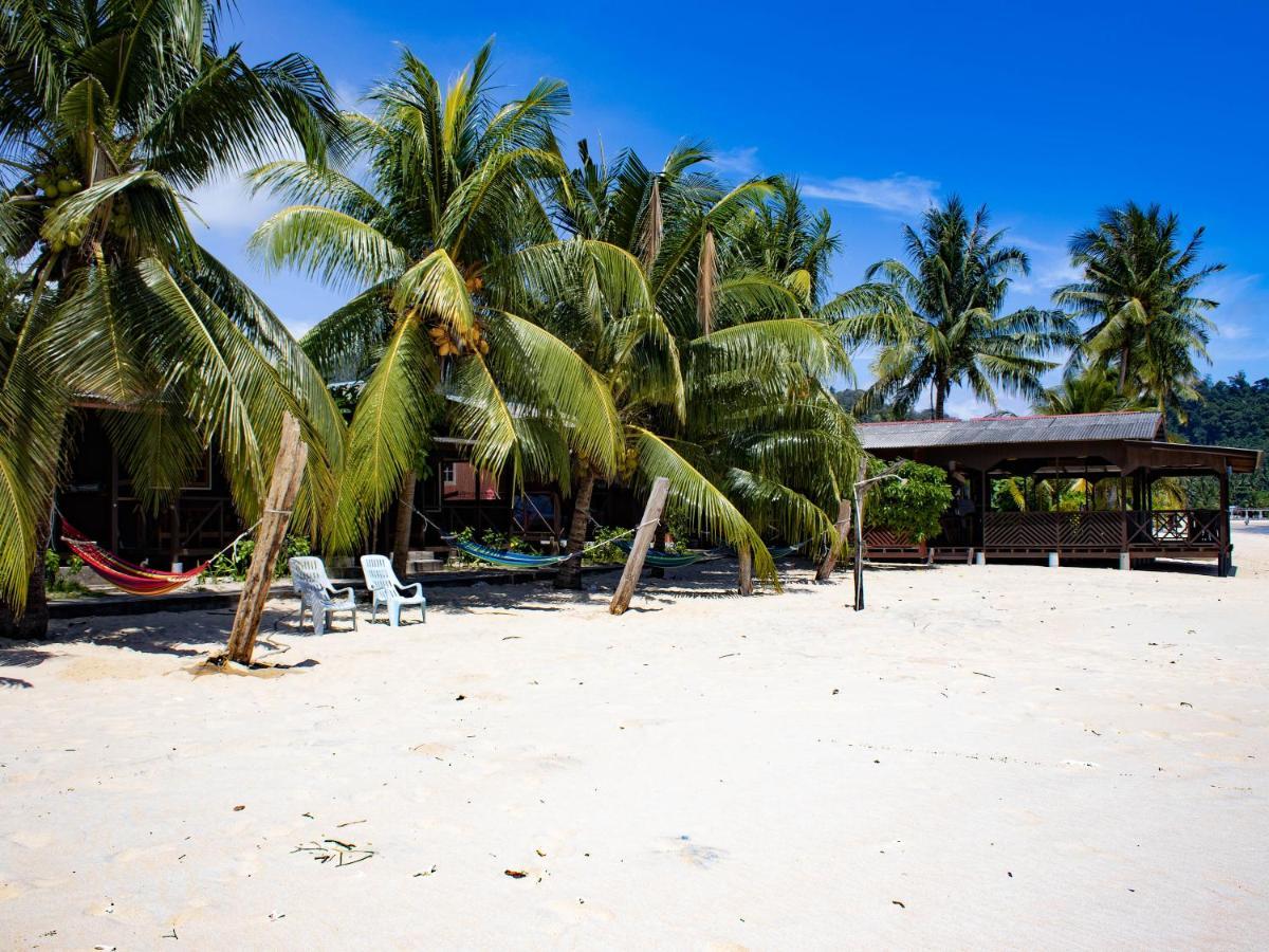 Bushman Tioman Hotel Kampong Juara Exterior photo