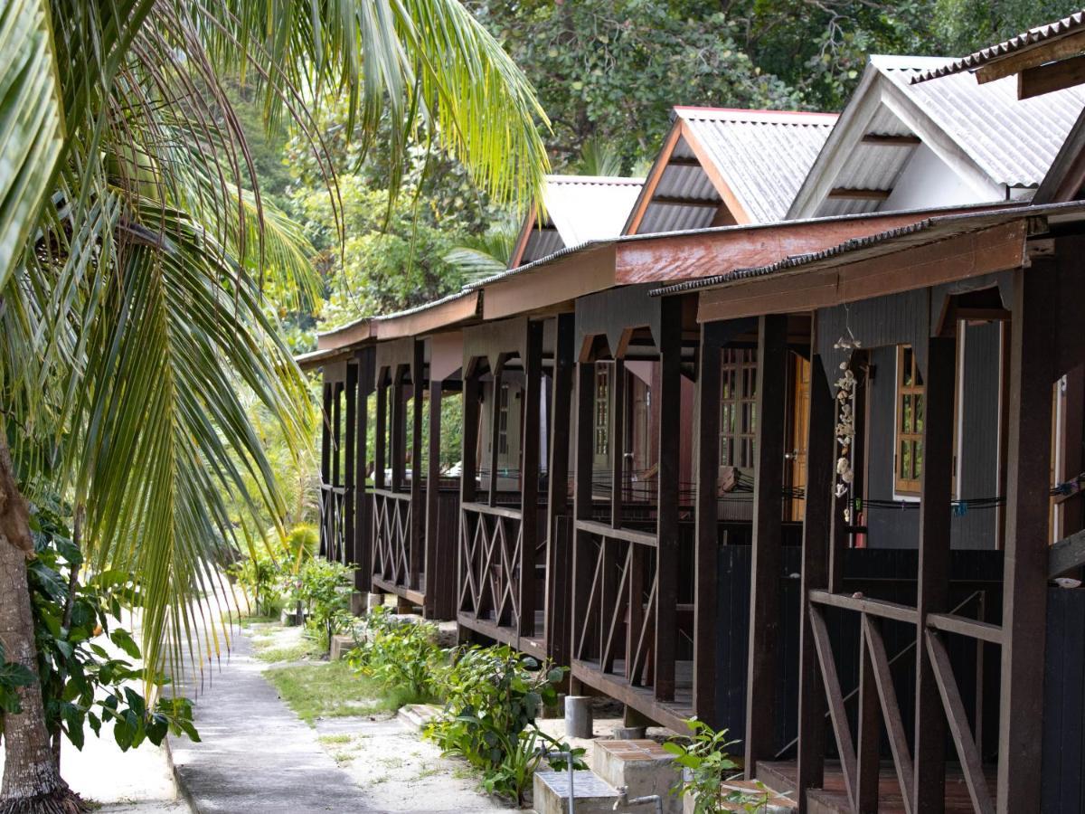 Bushman Tioman Hotel Kampong Juara Exterior photo